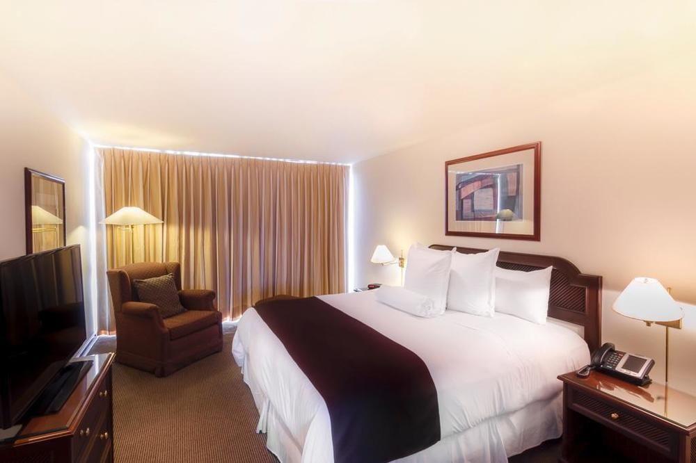 Thunderbird Hotel Fiesta & Casino Lima Bagian luar foto